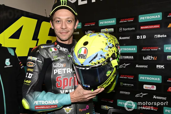 Valentino Rossi, Petronas Yamaha SRT con su casco especial para Misano