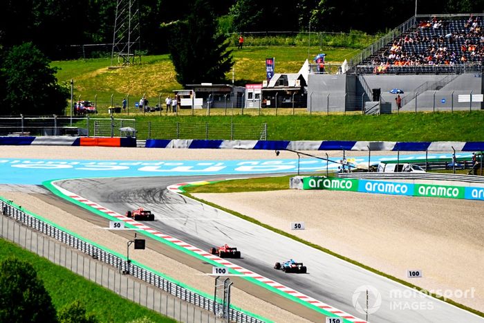 Carlos Sainz Jr., Ferrari SF21, Charles Leclerc, Ferrari SF21, Fernando Alonso, Alpine A521