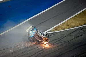 Last Lap.  Ryan Newman, Roush Fenway Racing, Ford Mustang Koch Industries, crash
