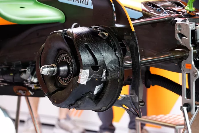 McLaren MCL60 detalle