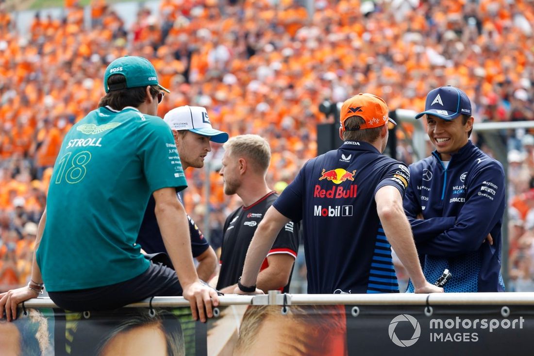 Lance Stroll, Aston Martin F1 Team, charla con Alex Albon, Williams Racing, Max Verstappen, Red Bull Racing