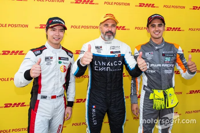 Top 3 dopo le qualifiche: Pole sitter Yvan Muller, Cyan Racing Lynk & Co 03 TCR, Ma Qing Hua, Team Mulsanne Alfa Romeo Giulietta TCR, Mikel Azcona, PWR Racing CUPRA TCR