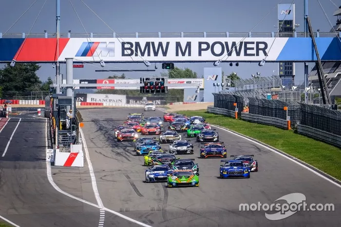 Partenza di gara 1 a Nürburgring