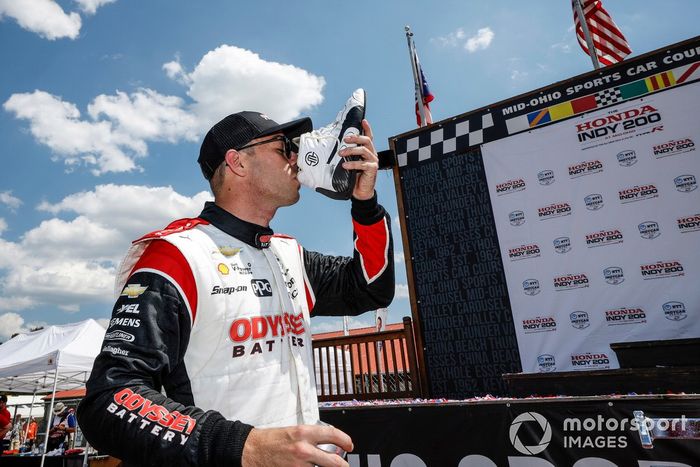 Scott McLaughlin, Team Penske Chevrolet, podio, cerveza en el zapato, shoey