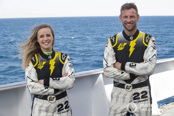 Mikaela Ahlin-Kottulinsky, JBXE Extreme-E Team, y Jenson Button, JBXE Extreme-E Team