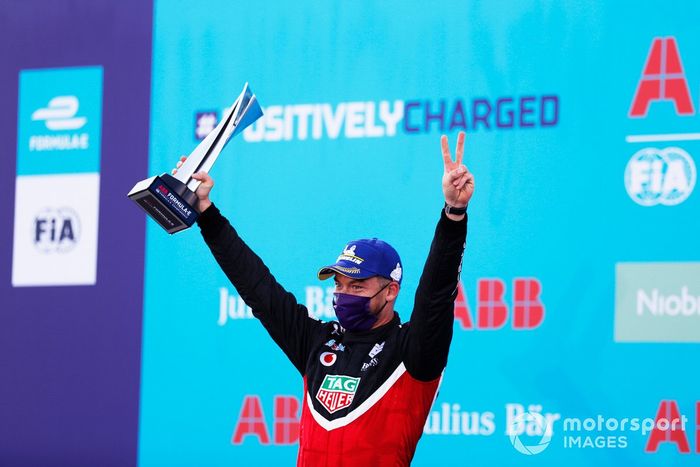 Podio: segundo lugar Andre Lotterer, Tag Heuer Porsche