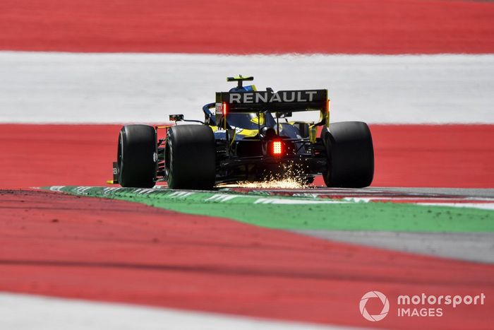 Esteban Ocon, Renault F1 Team R.S.20 sacando chispas