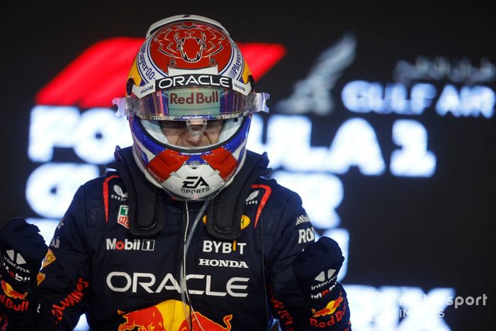 Max Verstappen, Red Bull Racing, 1ª posición, celebra su llegada al Parc Ferme