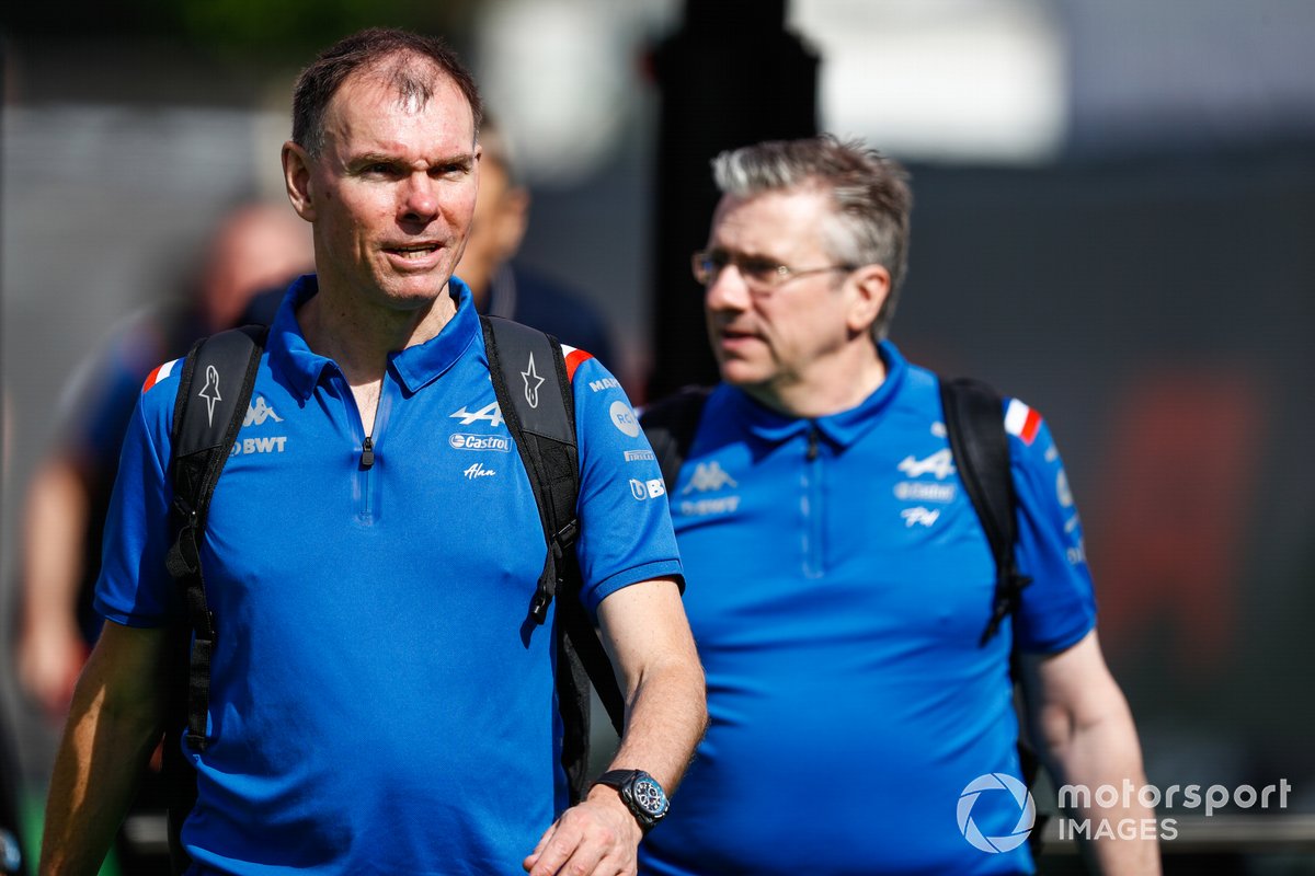 Alpine's technical staff has clearly defined roles and responsibilities, with Permane (left) and Fry among those in key senior roles