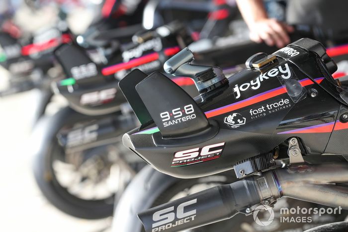 Detail sepeda motor Aprilia Racing