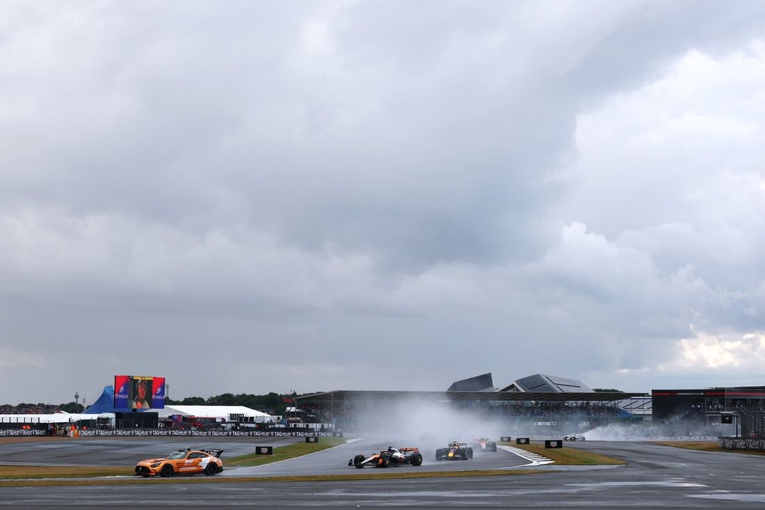 Oscar Piastri, McLaren, Max Verstappen, Red Bull Racing