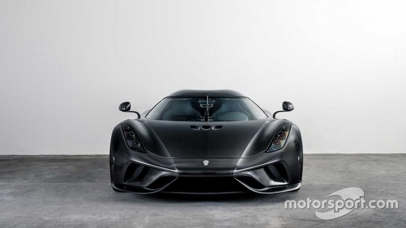 Koenigsegg Regera з чистим карбоновим кузовом
