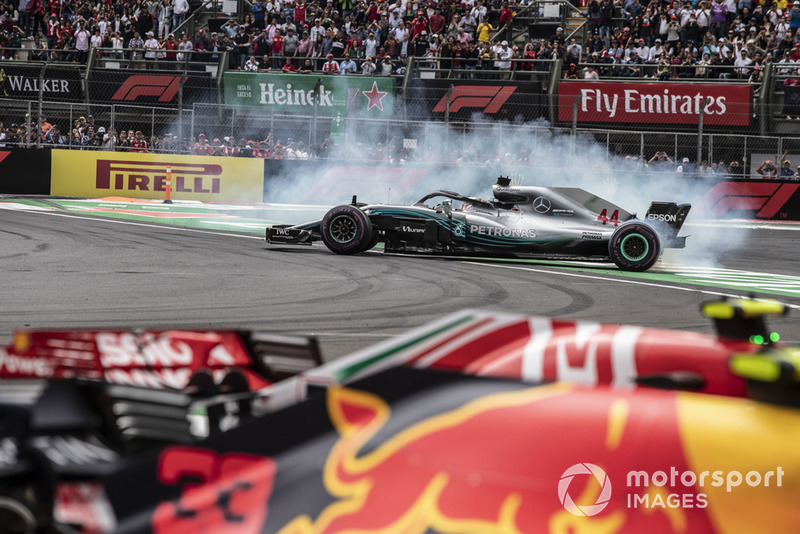 Льюіс Хемілтон, Mercedes AMG F1 W09