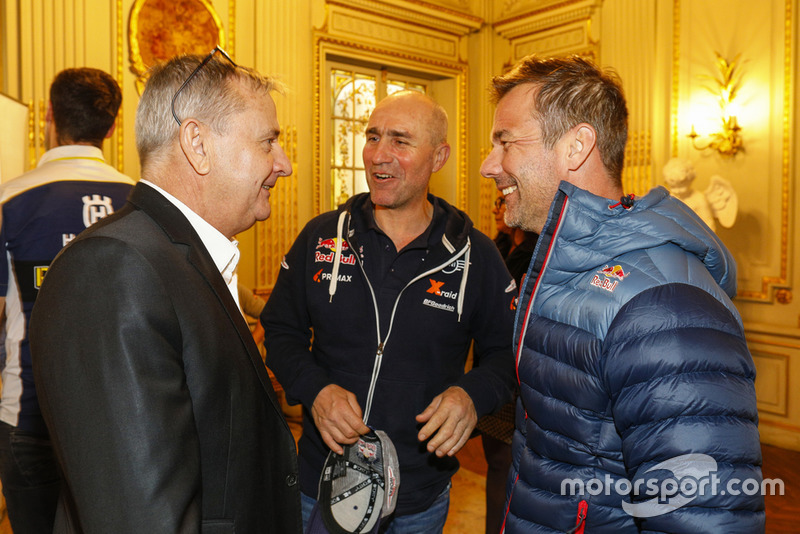 Etienne Lavigne con Stéphane Peterhansel y Sébastien Loeb