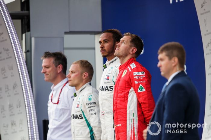 Podio: James Allison, Director Técnico, Mercedes AMG, segundo lugar Valtteri Bottas, Mercedes AMG F1, ganador de la carrera Lewis Hamilton, Mercedes AMG F1, tercer lugar Sebastian Vettel, Ferrari