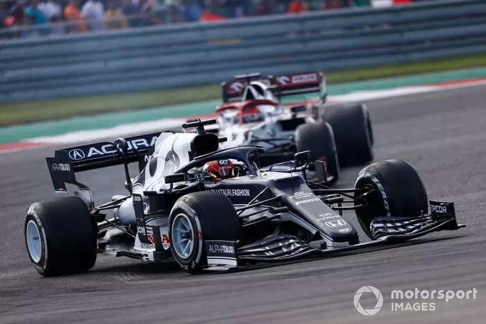 Yuki Tsunoda, AlphaTauri AT02, Kimi Raikkonen, Alfa Romeo Racing C41