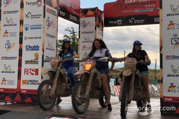 Podio femenino Baja Aragón 2018: Rosa Romero, Sara García y Rita Vieira 