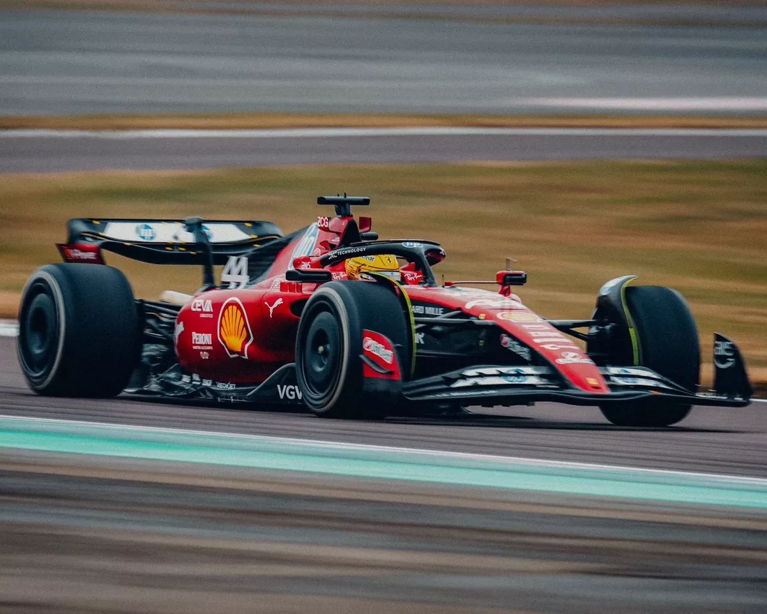 Les premiers essais de Lewis Hamilton avec Ferrari - Formule 1