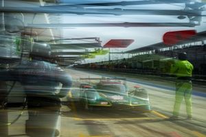 #009 Aston Martin Thor Equipo Aston Martin Valkyrie: Alex Riberas, Marco Sorensen, Roman De Angelis