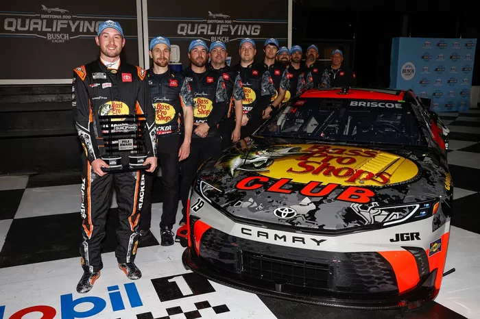 Pole sitter Chase Briscoe, Joe Gibbs Racing Toyota with the crew