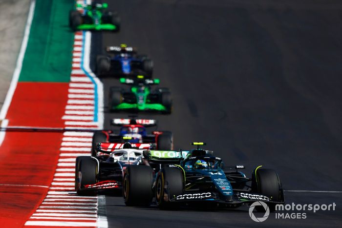 Fernando Alonso, Aston Martin AMR24, Nico Hulkenberg, Haas VF-24, Liam Lawson, RB F1 Team VCARB 01