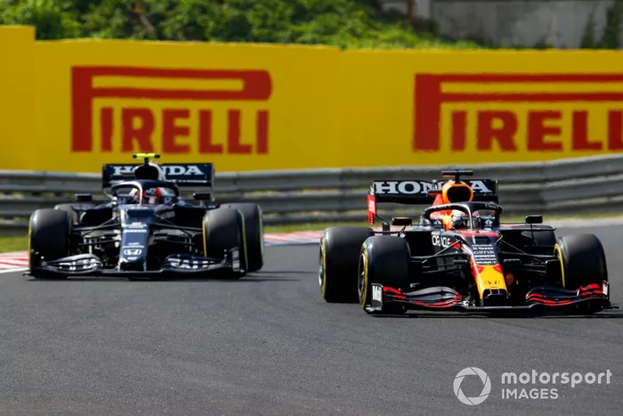 Max Verstappen, Red Bull Racing RB16B, Pierre Gasly, AlphaTauri AT02