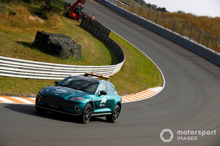 El Coche Médico en la pista