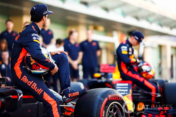 Daniel Ricciardo, Red Bull Racing, Max Verstappen, Red Bull Racing en la foto de equipo