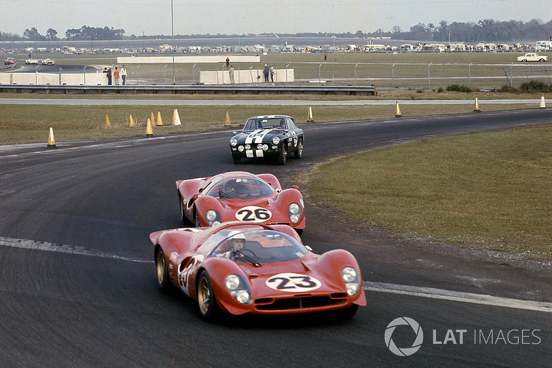 Lorenzo Bandini, Chris Amon,  Ferrari 330P4 Spyder