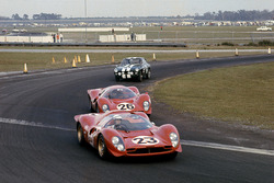 Lorenzo Bandini, Chris Amon, Ferrari 330P4 Spyder