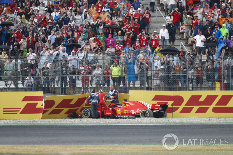 Себастьян Феттель, Ferrari SF71H, розбиває машину