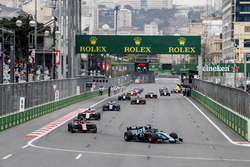 Alexander Albon, DAMS leads the field on the green flag lap