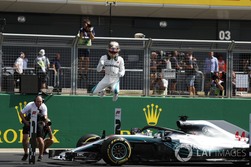 2º Lewis Hamilton (65 victorias)