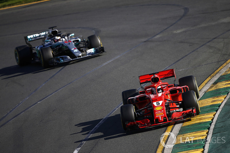 Hamilton, Vettel'in pit stopların ardından önüne geçmesine şaşırdı