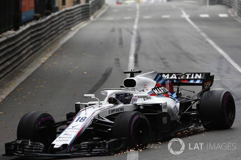 Lance Stroll, Williams FW41, con l'ala anteriore danneggiata