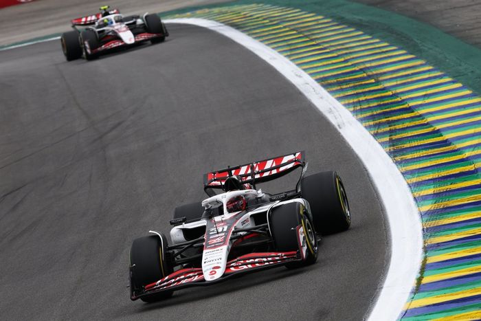 Esteban Ocon, Haas F1 Team, Oliver Bearman, Haas F1 Team