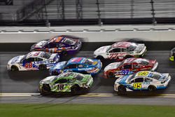 Dale Earnhardt Jr., Hendrick Motorsports Chevrolet, Denny Hamlin, Joe Gibbs Racing Toyota, Kyle Busc