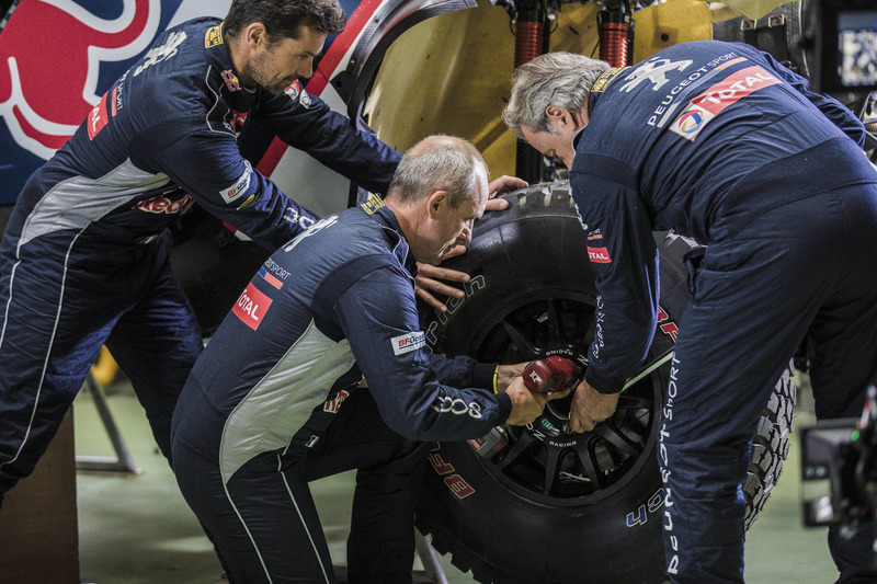 Cyril Despres, Stephane Peterhansel, Carlos Sainz, Peugeot 3008DKR Maxi