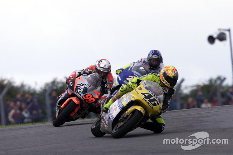 Valentino Rossi, Honda, Jeremy McWilliams, Aprilia, Kenny Roberts Jr., Suzuki