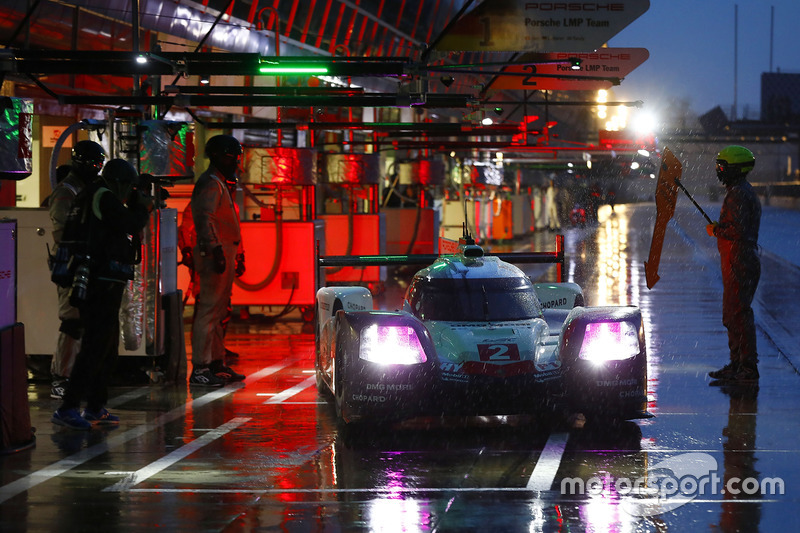 #2 Porsche Team Porsche 919 Hybrid: Тімо Бернхард, Ерл Бамбер, Брендон Хартлі