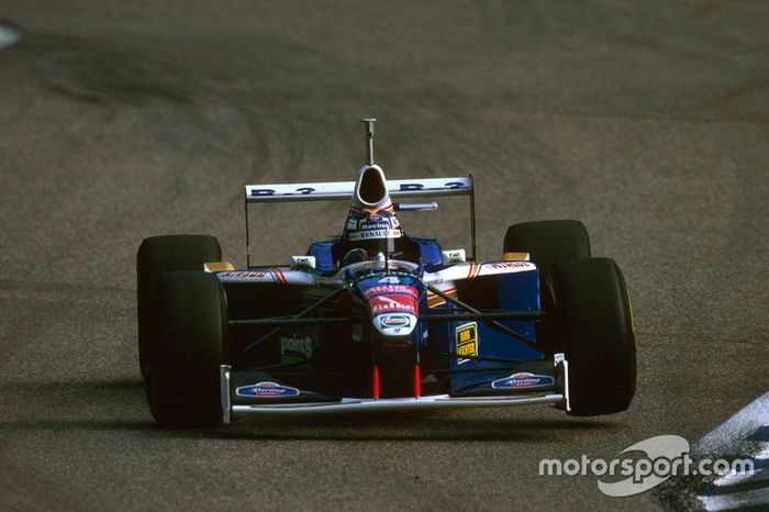 Heinz-Harald Frentzen, FW1 Williams falló al final después de un choque con Irvine