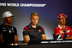 Lewis Hamilton, Mercedes AMG F1, Romain Grosjean, Haas F1 Team y Sebastian Vettel, Ferrari