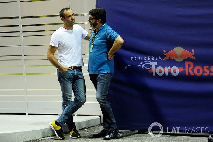 Cyril Abiteboul, Managing Director de Renault Sport F1 y Luis García Abad, Gerente de Fernando Alonso