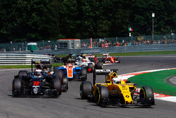 Kevin Magnussen, Renault Sport F1 Team RS16; Jenson Button, McLaren MP4-31; Pascal Wehrlein, Manor R