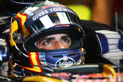 Карлос Сайнс мл., Scuderia Toro Rosso STR11