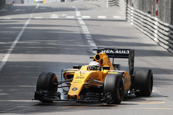 Кевин Магнуссен, Renault Sport F1 Team RS16 блокирует колеса на торможении