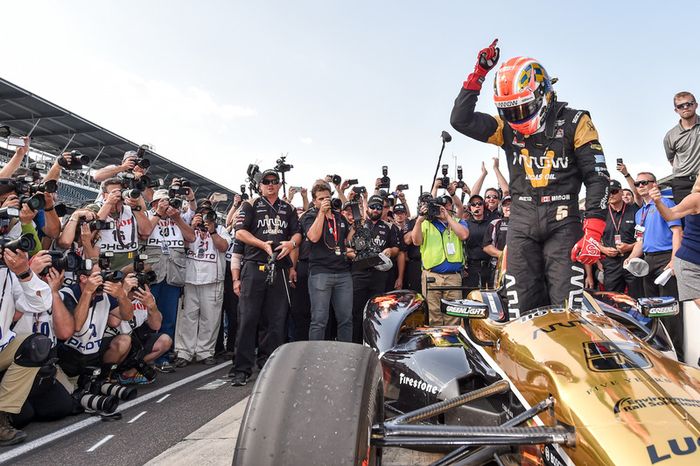 James Hinchcliffe, Schmidt Peterson Motorsports Honda, ganador de la pole