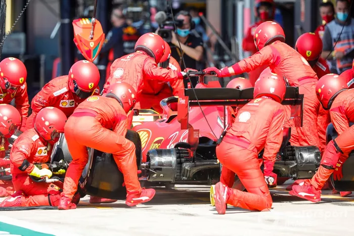 Sebastian Vettel, Ferrari SF1000 pit stop