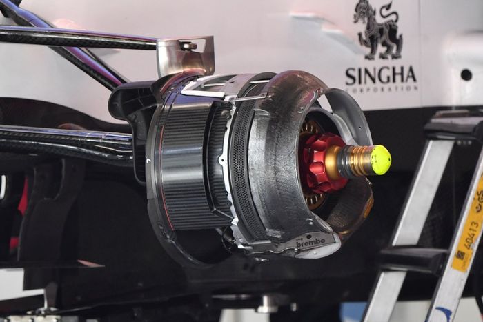 Detalle del ducto de freno frontal del Alfa Romeo C41 