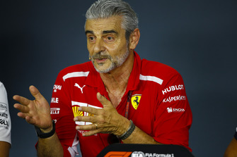Maurizio Arrivabene, directeur, Ferrari, en conférence de presse